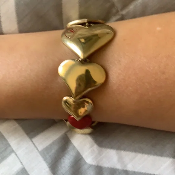 Louis Vuitton motif heart bracelet - Picture 5 of 9